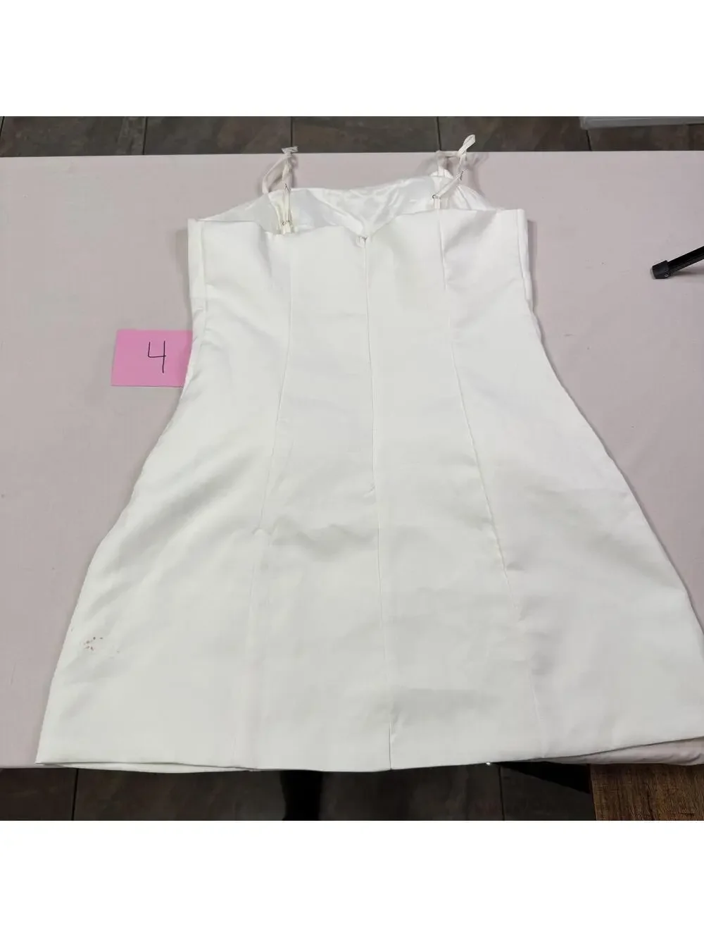 Women's White Floral Applique Mini Dress Size Large